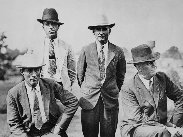 bm-manny-gault-second-left-frank-hamer-left-four-members-of-the-six-man-posse-who-ambushed-and-killed-fugitive-criminals-clyde-barrow-and-bonnie-parker--photo-by-fpghulton-archivegetty-images.jpg